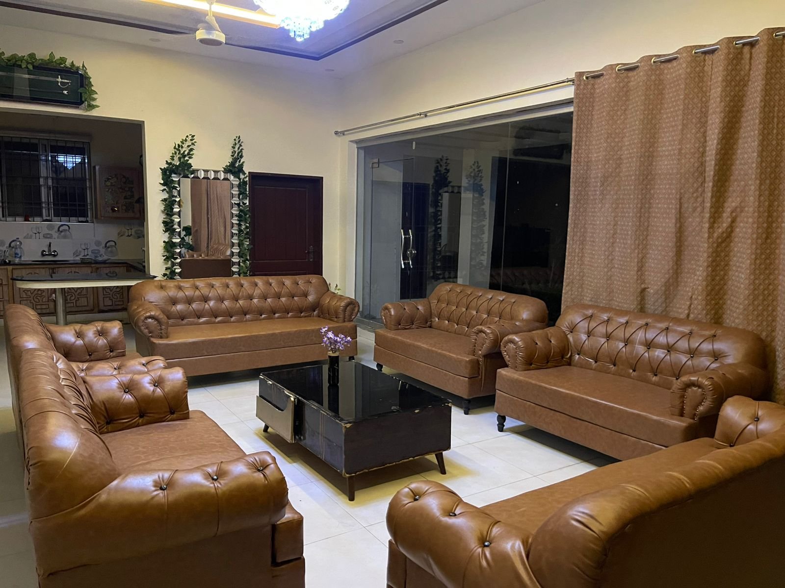 Lounge with leather sofas